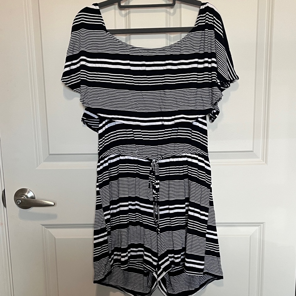 Old Navy Black and White Striped Romper Rayon Stretchy Lightweight
